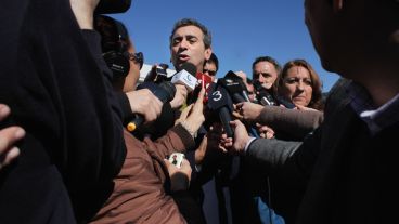 Muchos medios realizaron la cobertura del acto este martes al mediodía. (Alan Monzón/Rosario3.com)