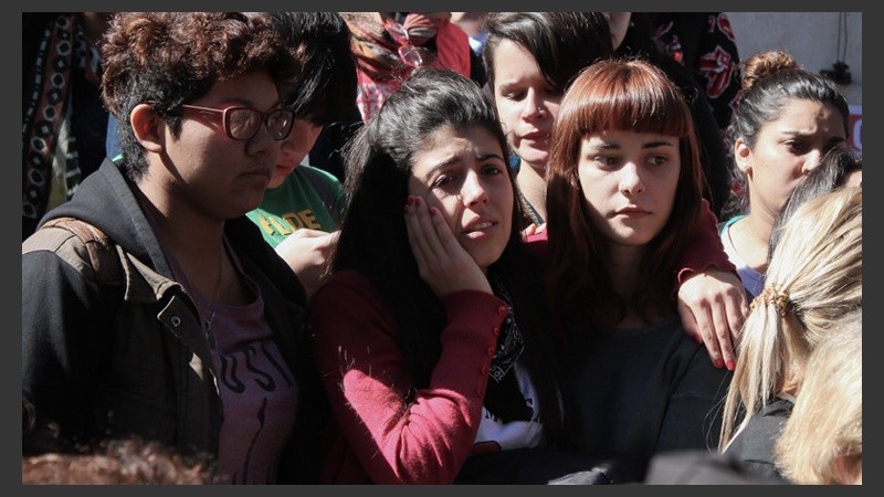 Indignación de familiares y amigos de Paula tras el fallo. (Alan Monzón/Rosario3.com)