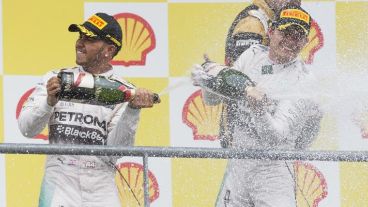 Festejo de Hamilton y Rosberg en Bélgica.