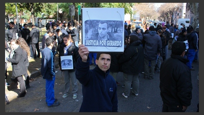 “La causa tiene que seguir un solo criterio”, pidió Ratner.  