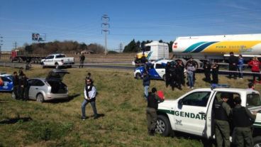 Los ladrones circulaban en un Ford Focus gris.