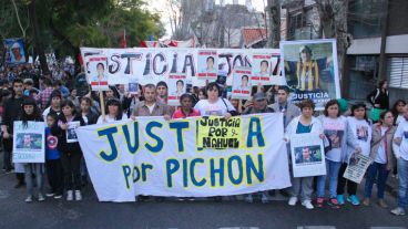 Familiares de víctimas unidos para pedir justicia. (Alan Monzón/Rosario3.com)