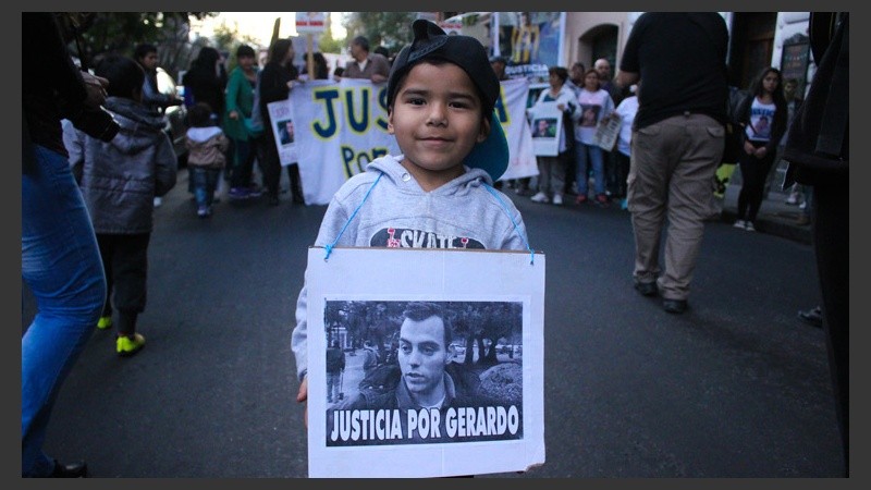Se realizó una nueva marcha para pedir justicia por Gerardo Escobar. (Alan Monzón/Rosario3.com)