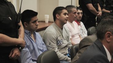 Los cuatro condenados presentes en la lectura del fallo. (Rosario3.com)
