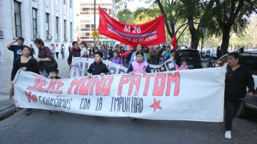 Afuera de Tribunales, organizaciones sociales realizaban una marcha.