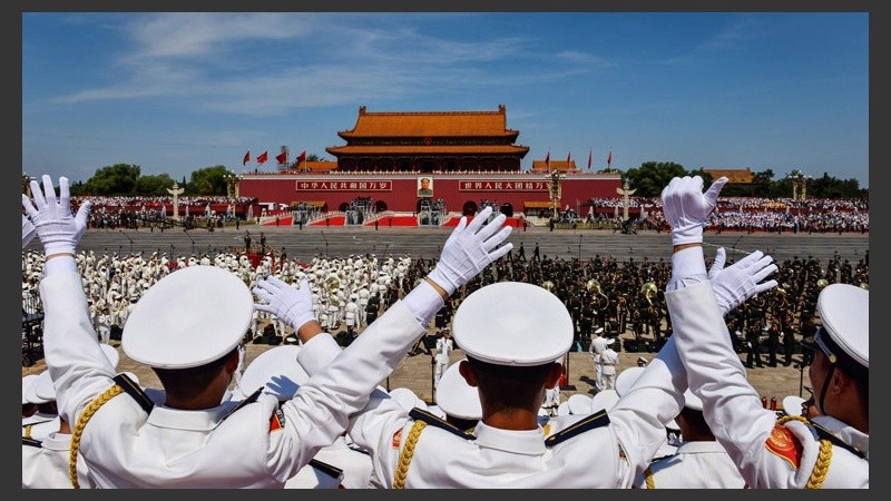 El desfile se realizó en la Plaza de Tiananmen. (EFE)