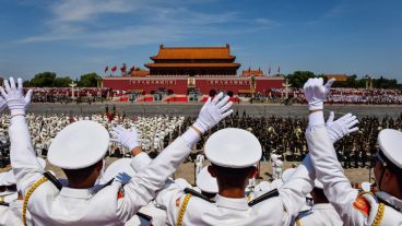 El desfile se realizó en la Plaza de Tiananmen. (EFE)