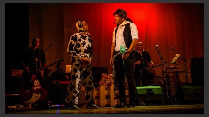A las 21.30, el “gaucho” Zaul presenta “El folclore del humor” junto a Contenido Neto. En el teatro Broadway, San Lorenzo 1223.