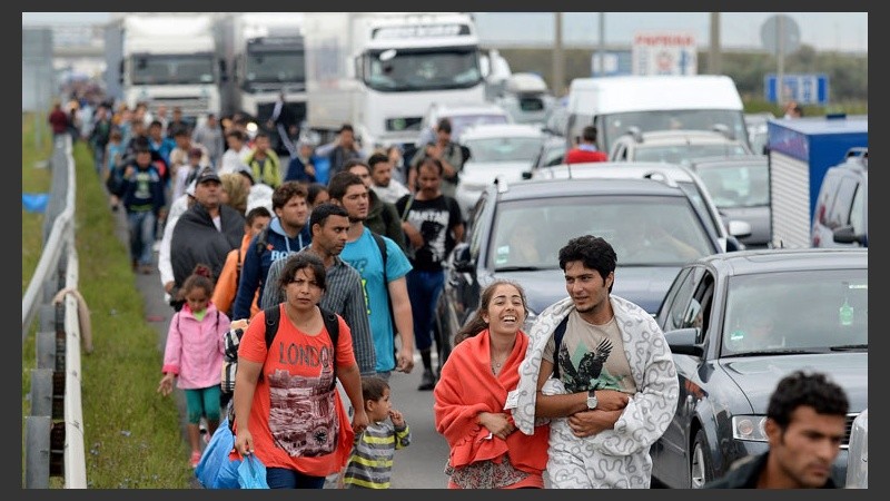 Austria y Alemania se comprometieron a recibir a unos 10 mil refugiados. (EFE)