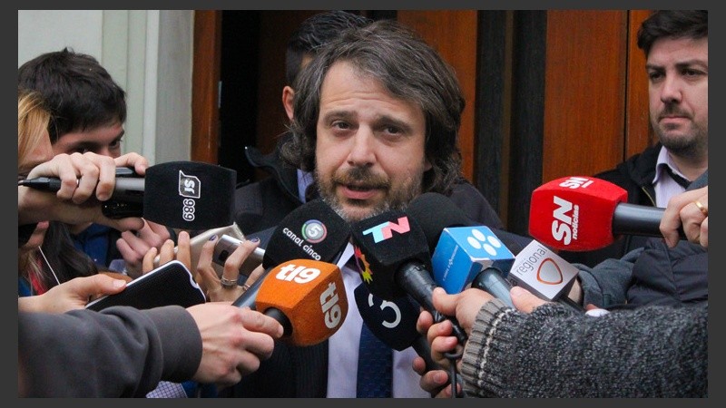 El fiscal Moreno frente a la prensa por el caso Sarjanovic. 