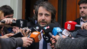 El fiscal Moreno frente a la prensa por el caso Sarjanovic.