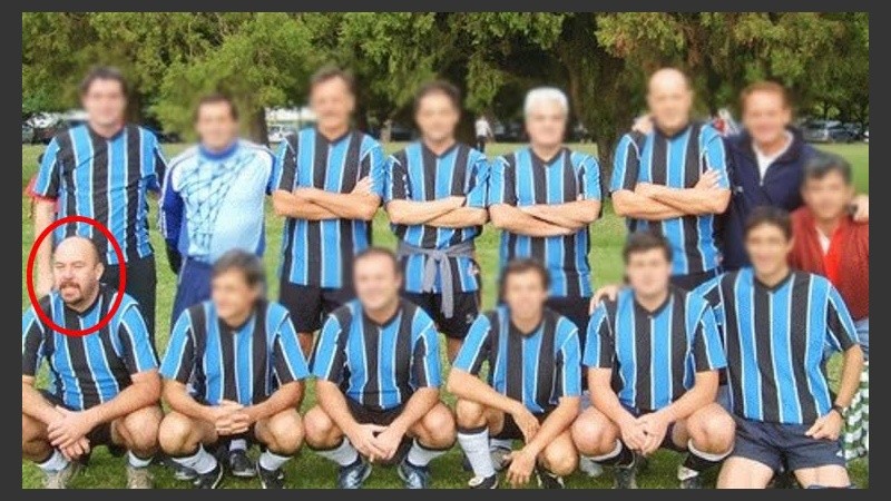 Sarjanovic, con el equipo en el que jugaba en el Jockey.