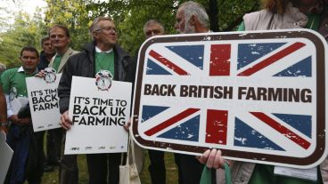 Agricultores de otros países también se sumaron a la manifestación. (EFE)