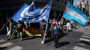 La CCC marchó por las calles del centro y levantaron un acampe frente al Ministerio de Desarrollo Social en San Lorenzo al 1000. (Rosario3.com)