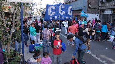 Los manifestantes pasarán la noche en San Lorenzo al 1054. (Rosario3.com)