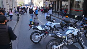 Calle San Lorenzo al 1000 se mantendrá totalmente cortada hasta que se levante el acampe, posiblemente el miércoles al mediodía. (Rosario3.com)