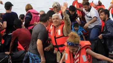La crisis migratoria continúa y miles de personas escapan de la guerra siria y se desplazan hacia Europa. (EFE)