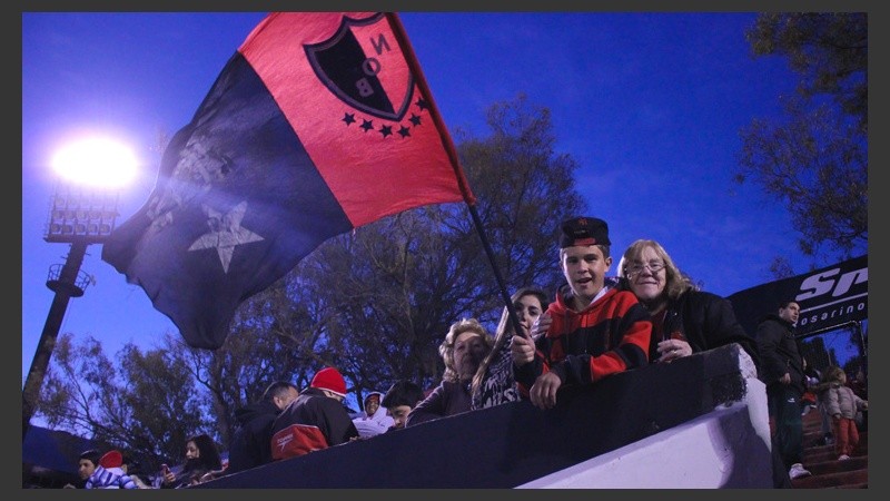 Los hinchas de Newell´s coparon el Coloso para alentar a los jugadores previo al clásico.