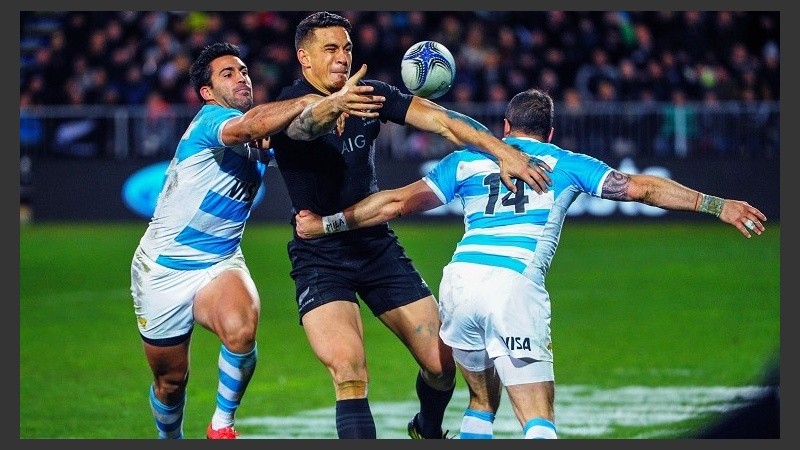 Los Pumas debutan con los All Blacks.
