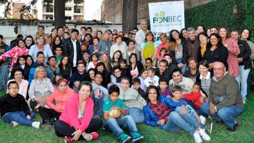 FONBEC posibilita que estudiantes destacados continúen sus estudios, evitando la deserción por faltas de medios económicos.