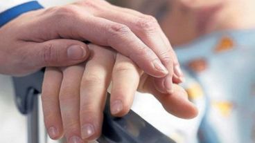 ¿Eutanasia o muerte digna? Un debate que se renueva con cada nuevo caso.