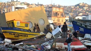 Un tsunami que golpeó Coquimbo dejó una imagen desastroza.
