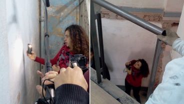 Buzaglo, arquitecta especializada en derechos humanos y memoria, durante la obra en el ex SI.