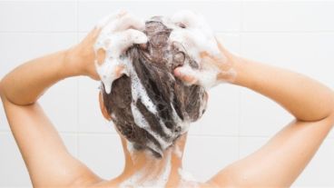 No lavar el pelo puede provocar dermatitis, picazón e incluso infecciones.