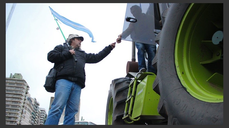 Los productores llegaron desde varias localidades cercanas a Rosario. (Alan Monzón/Rosario3.com)
