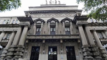 Será hoy, a las 14, en el salón Blanco de la sede de gobierno en Rosario, en Santa Fe 1950.