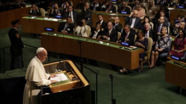 Bergoglio habló de "grandes sectores indefensos, víctimas de un mal ejercicio de poder".