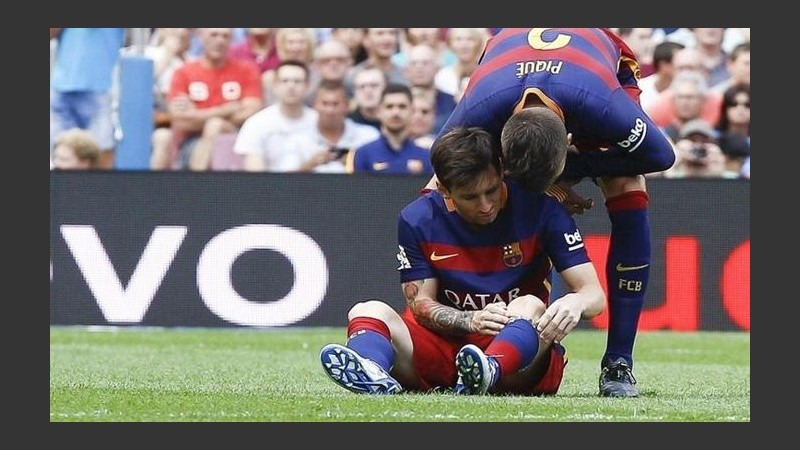A los 10 minutos de partido, Messi tuvo que ser reemplazado.