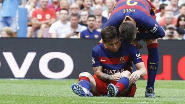 A los 10 minutos de partido, Messi tuvo que ser reemplazado.