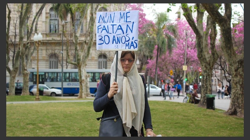 En defensa de la Caja de Jubilación, los trabajadores hicieron sentir su reclamo. (Rosario3.com)