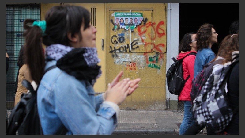 Los estudiantes por las calles de Rosario este viernes. (Alan Monzón/Rosario3.com)