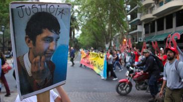 Varios carteles por las calles rosarinas reclamando justicia. (Alan Monzón/Rosario3.com)