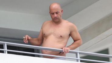 El actor disfrutó demasiado la comida en las vacaciones.