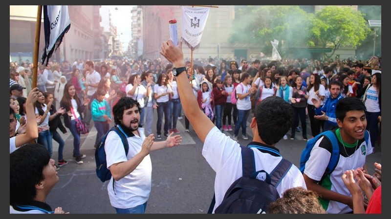 Buena cantidad de jóvenes de distintas agrupaciones estuvieron presente. (Alan Monzón/Rosario3.com)