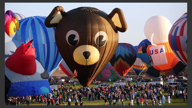 Se pueden encontrar aeronaves de todas formas y colores. (Facebook: Balloon Fiesta)