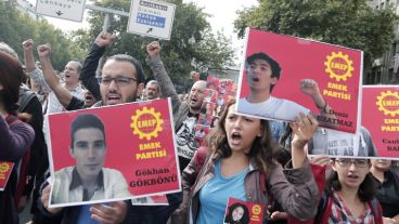 El gobierno turco busca a los responsables y apuntan a 16 personas que formarían parte del Estado Islámico. (EFE)