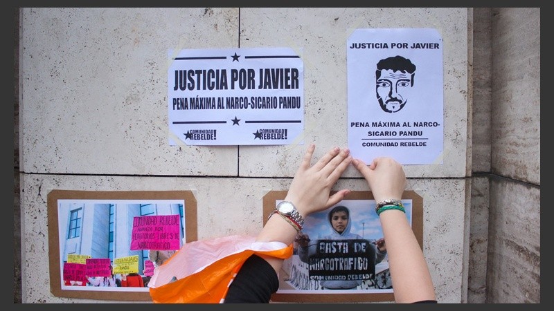 Pedido de justicia en Tribunales por Javier Barquilla, asesinado en Villa Banana hace 8 meses. (Rosario3.com)