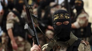 El portavoz del EI llamó a los musulmanes a iniciar una "guerra santa".