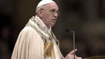 El Papa convocó a luchar contra "los desafíos" del mundo laboral.
