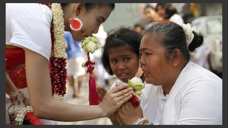 Por nueve día se realiza el peculiar Festival Vegetariano en Tailandia. (EFE)