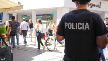 Los jefes policiales prometieron a comerciantes medidas para evitar delitos.