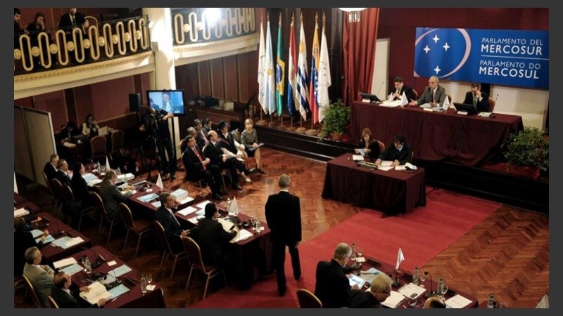Dos de las cinco categorías son para el Parlasur.