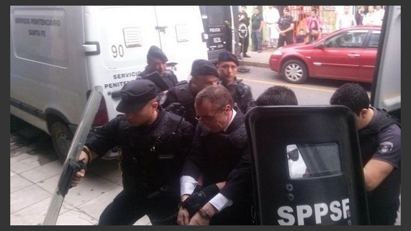 El ex jefe de la Policía provincial en su ingreso al juicio.