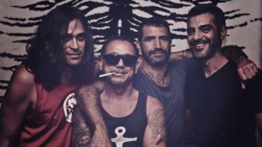 Los Shocklenders, con Piturro en centro.