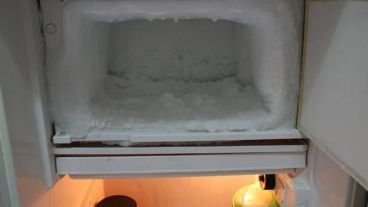 La masa de hielo acumulada en inversamente proporcional al buen funcionamiento de la heladera.