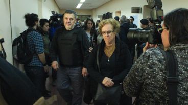 Los padres de Paula en agosto, tras escuchar el fallo del juez Prunoto Laborde.